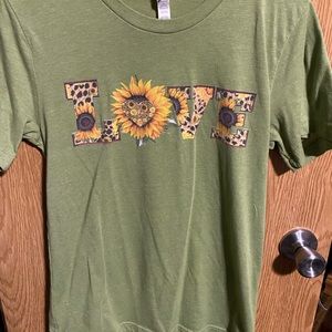 Women’s tshirt